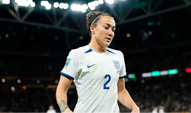 Lucy Bronze in England kit